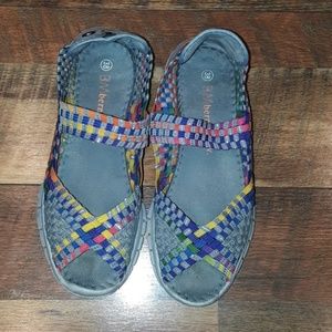 Womens casual light weight sneakers